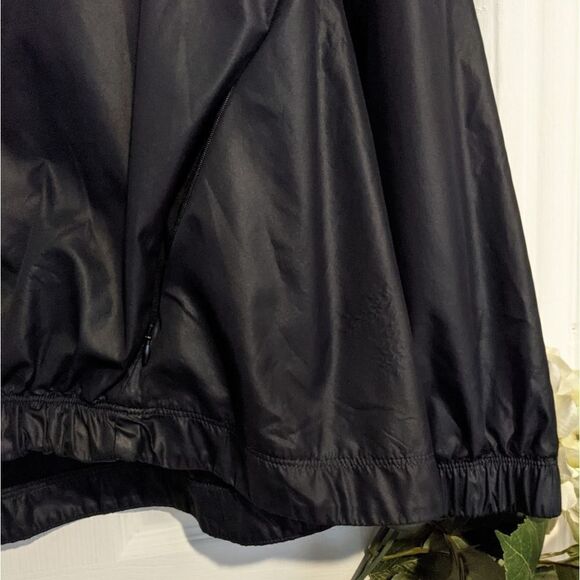 Fabletics Europa Pullover Jacket Windbreaker Black - Picture 3 of 16